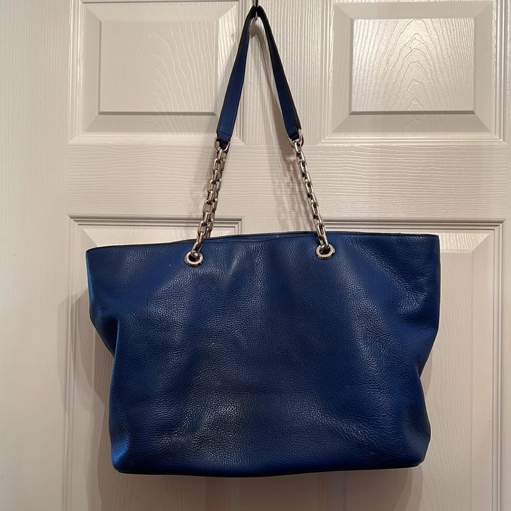 MICHAEL KORS LARGE PEBBLED LEATHER TOTE - Picture 3 of 12